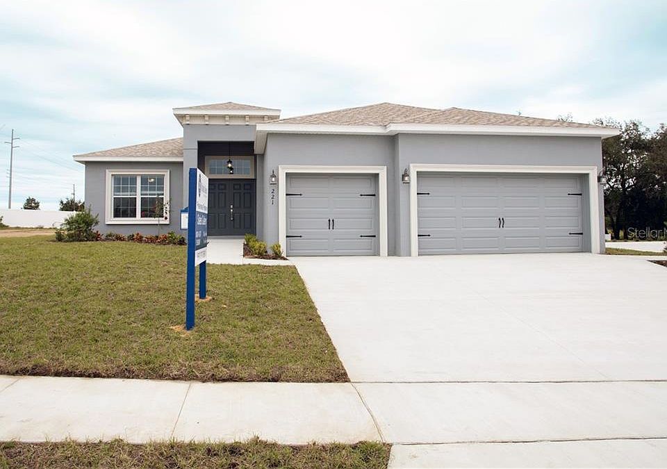 1st image of 221 Cloverbrook Trl