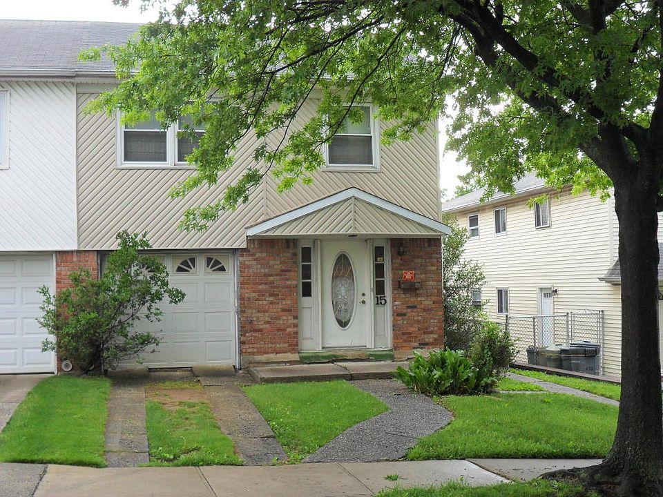 1st image of 15 Fenway Cir