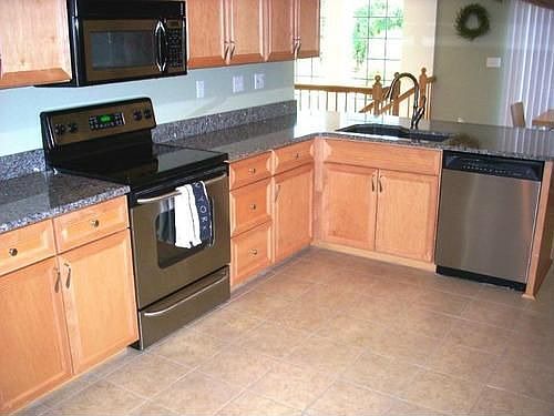 4th image of 26 Foxmoor Dr
