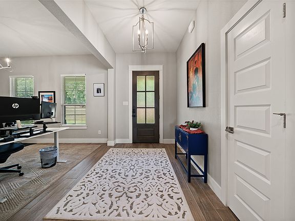 4th image of 400 Adell Cir