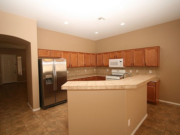 5th image of 8809 W Augusta Ave