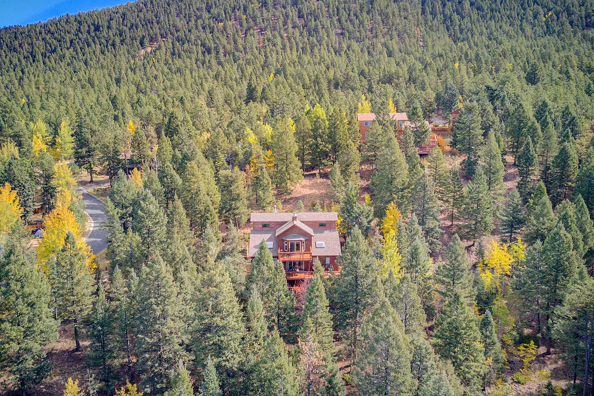 Building Photo - 1131 Pine Ridge Rd
