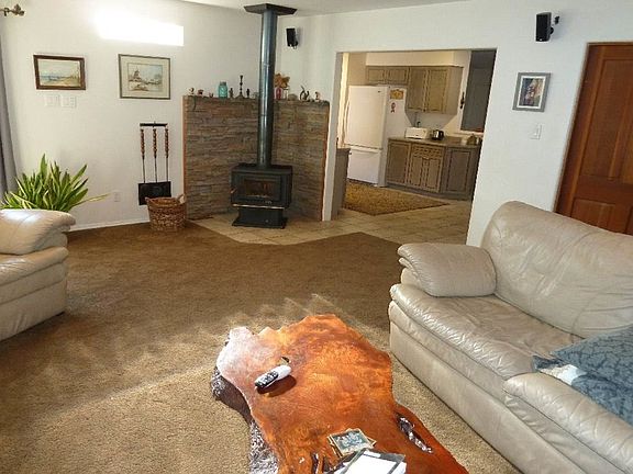 4th image of 113 Bandelier Ave