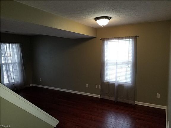 3rd image of 519 Seaton Ct