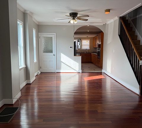 4th image of 400 W 29th St