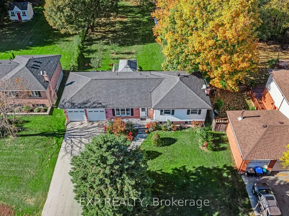 4 Burbank Cir, Adjala Tosorontio, ON L0M 1J0