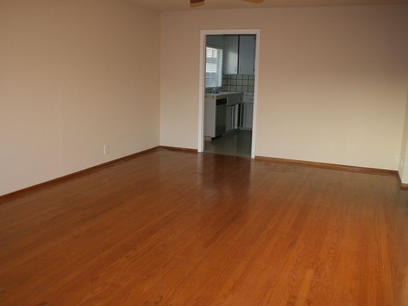 2nd image of 1571 Hawes Ct