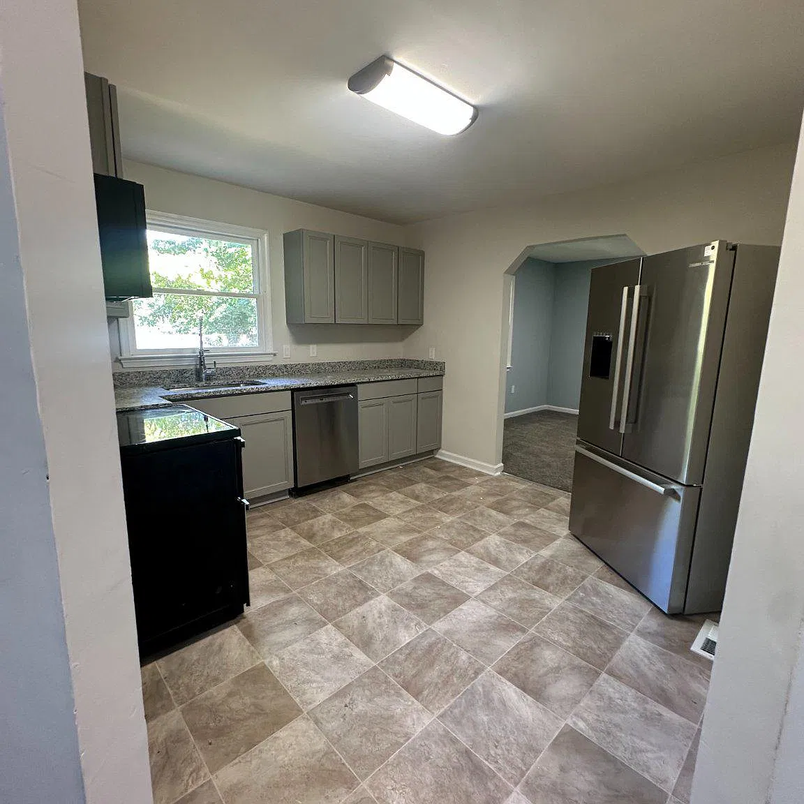3 bed, 2.0 bath, 1539 sqft, $1,800 — Photo 3