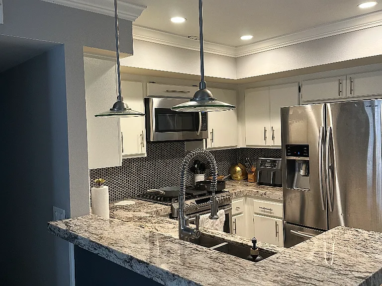 12655 Glendale Cir — Photo 3