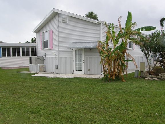 4th image of 1327 Nettles Blvd