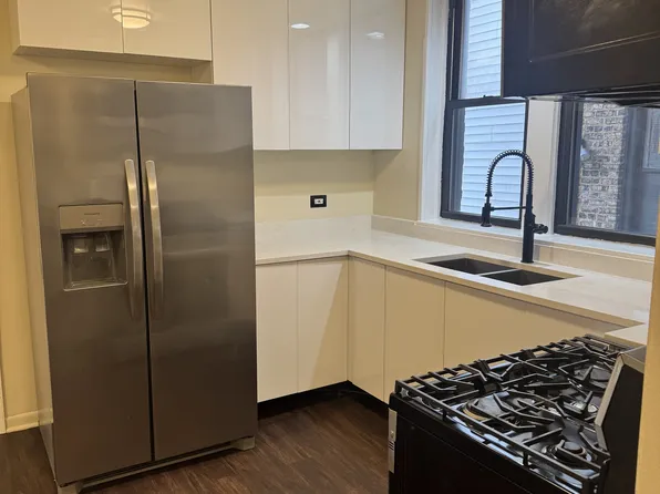 7952 S Champlain Ave APT 1, Chicago, IL 60619