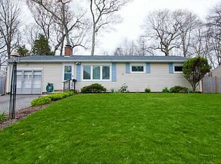 136 Torrington Dr, Warwick, RI 02889