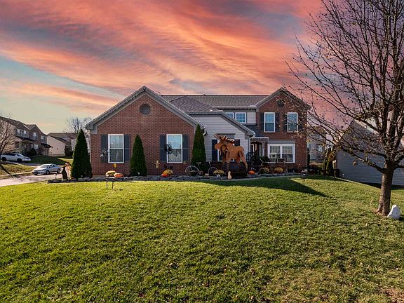 3rd image of 9164 Belvedere Ct