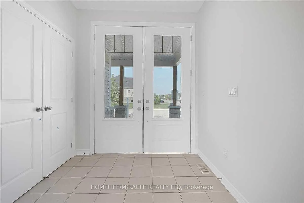 5 bed, $3,300 — Photo 3