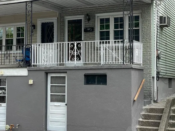 435 Nichols St, Pottsville, PA 17901