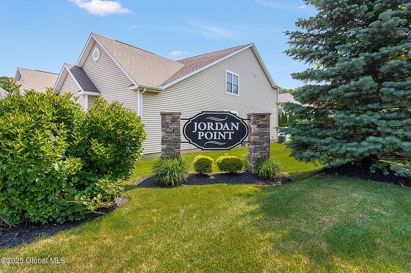 4th image of 11 Jordan Point Drive