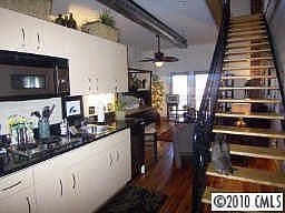 3rd image of 3205 Davidson St #206