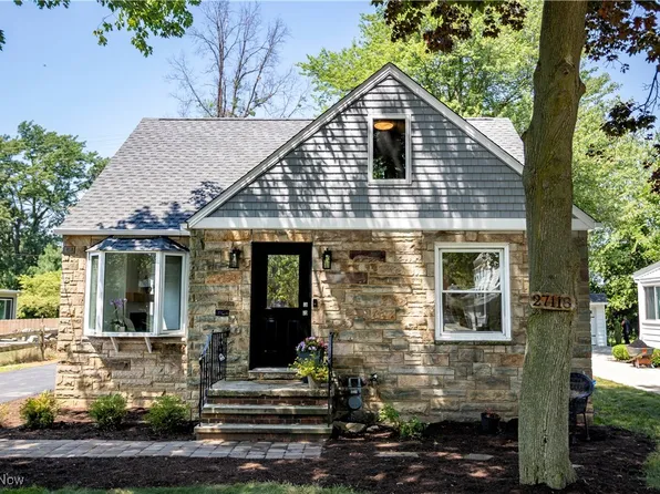 27118 Russell Rd, Bay Village, OH 44140