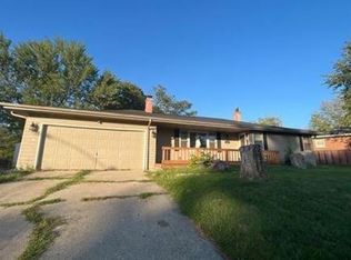 2116 Clearmont Ave, Decatur, IL 62526