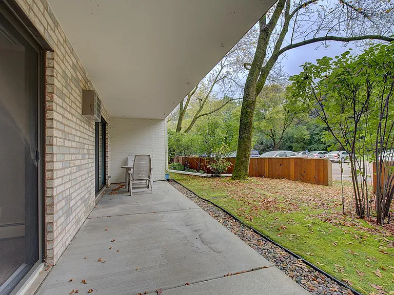 10531 Cedar Lake Rd #213 — Photo 12