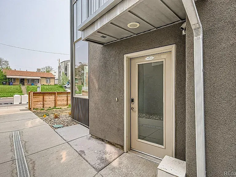 Building Photo - 3420 W 17th Ave