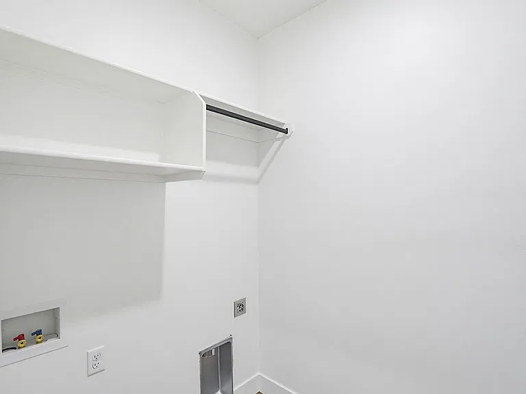485 E River Ln — Photo 24