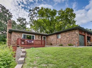 6814 NW Cross Rd, Parkville, MO 64152