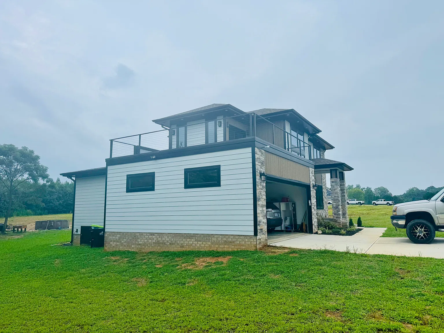 4 bed, 2.5 bath, 2500 sqft, $2,300 — Photo 1