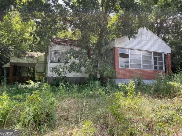 3520 McKenzie Dr, Macon, GA 31204