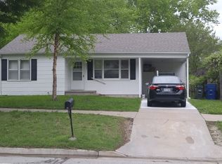 326 E 19th St, Lawrence, KS 66046