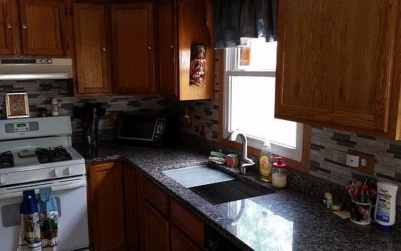 4th image of 14821 Richmond Ave