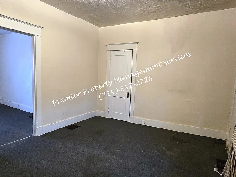 404 Center Ave — Photo 7