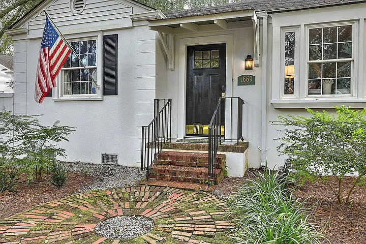1669 Pearlott St #B — Photo 1