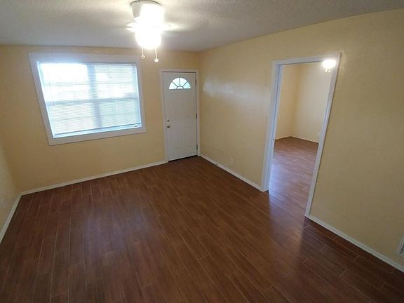 5th image of 112 Citizen St