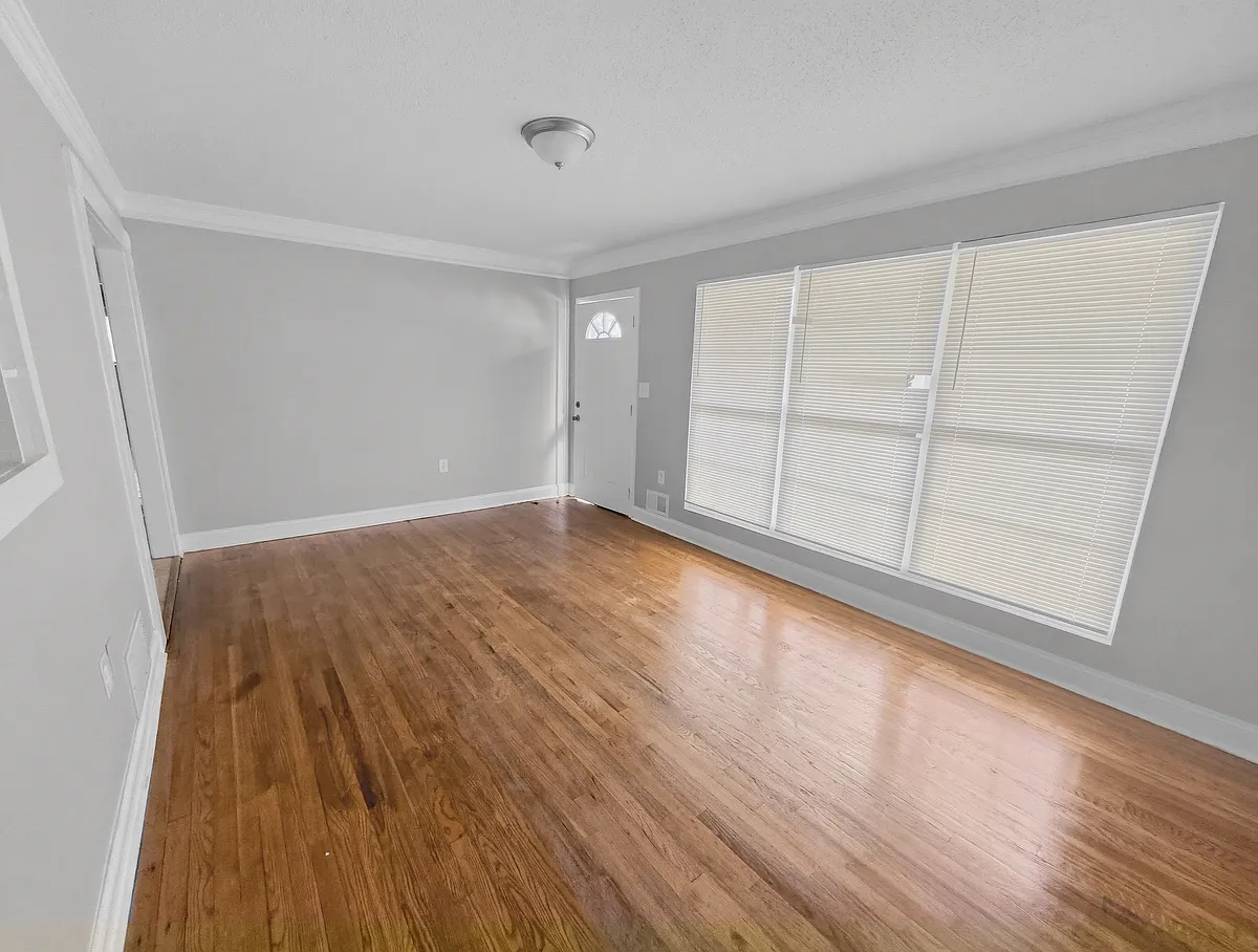 Building Photo - Deerfield Trl