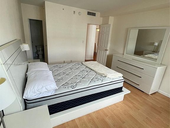 3rd image of 3000 S Ocean Dr APT 1118