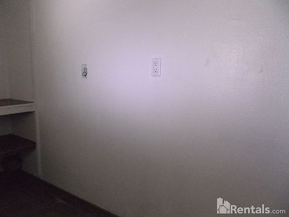 4th image of 3932 W Loma Ln