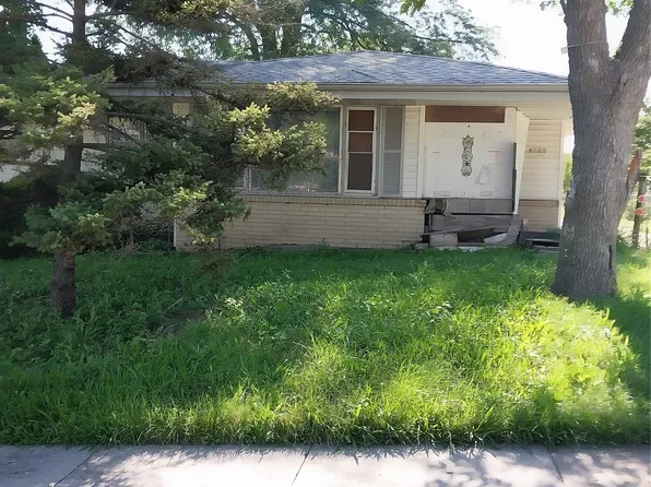 4125 Knob Hill Dr, Des Moines, IA 50317