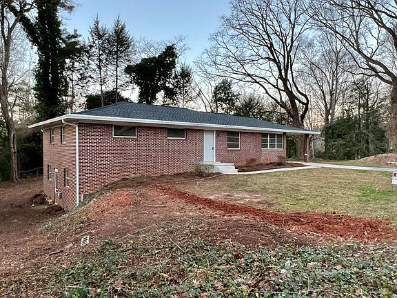 3rd image of 1101 Enota Cir NE