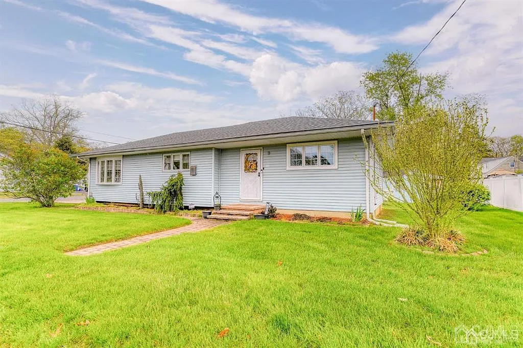 285 Devoe Ave photo 1