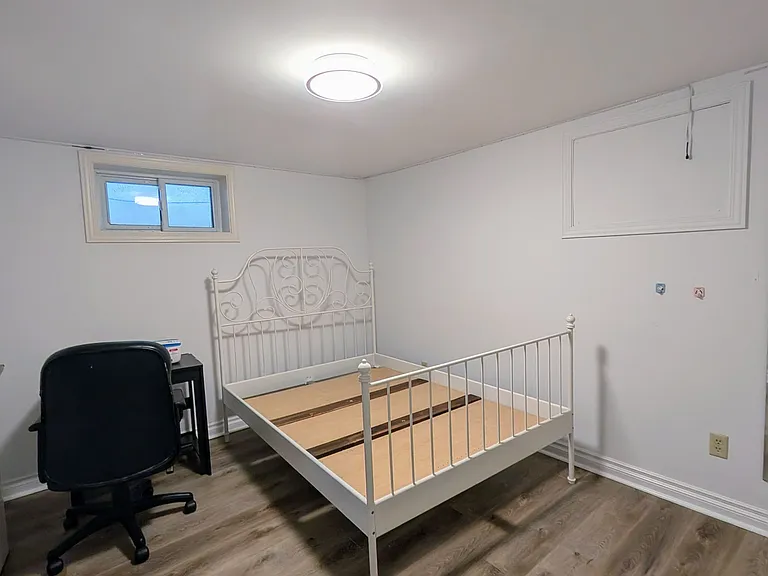 1001 Maitland St — Photo 33