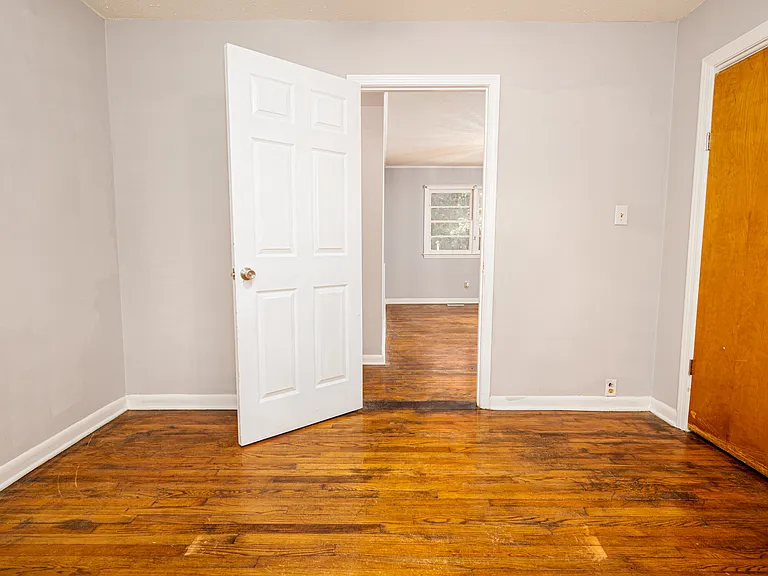 3021 Madison Ave — Photo 13