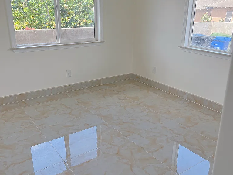 3233 Harding Ave #2 — Photo 3