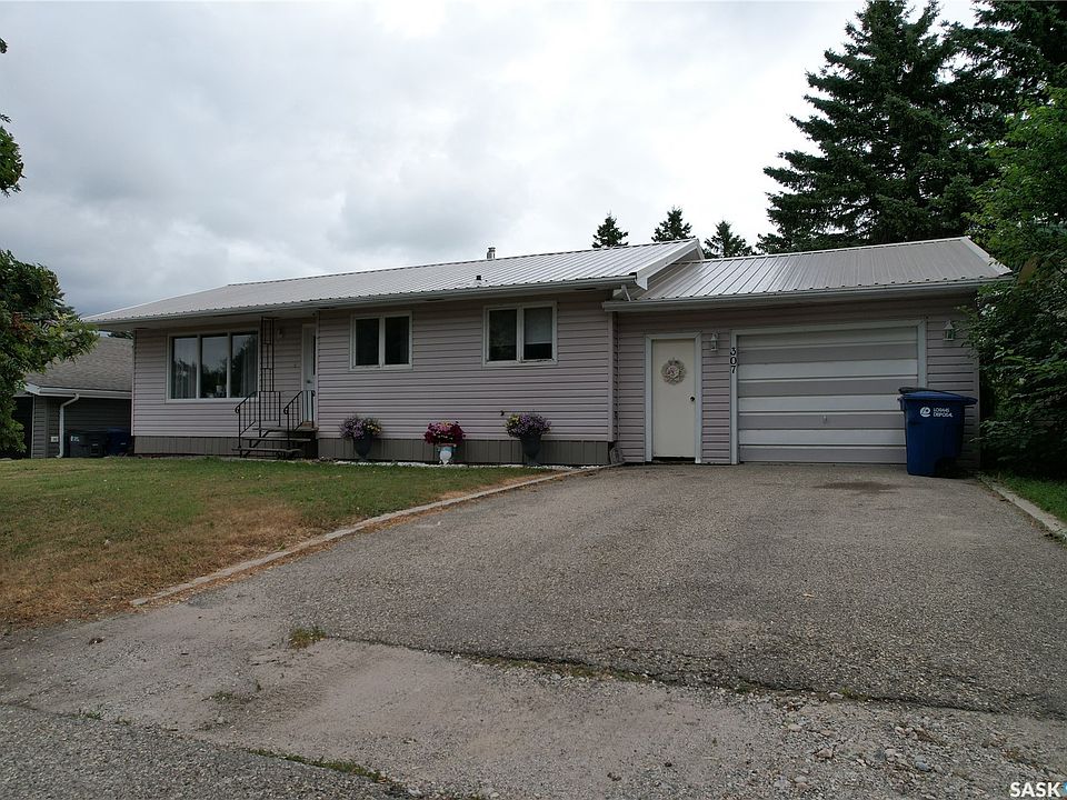 1st image of 307 Centennial Avenue
