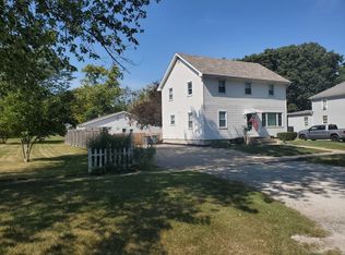 414 N Thomas St, Gilman, IL 60938