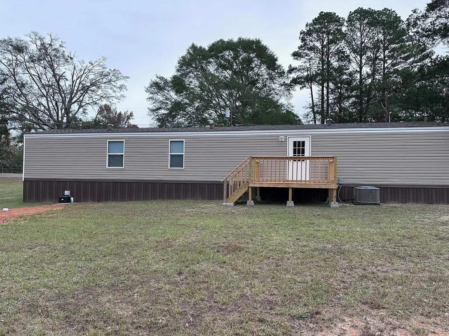 3 bed, 1000 sqft, $1,600 — Photo 2