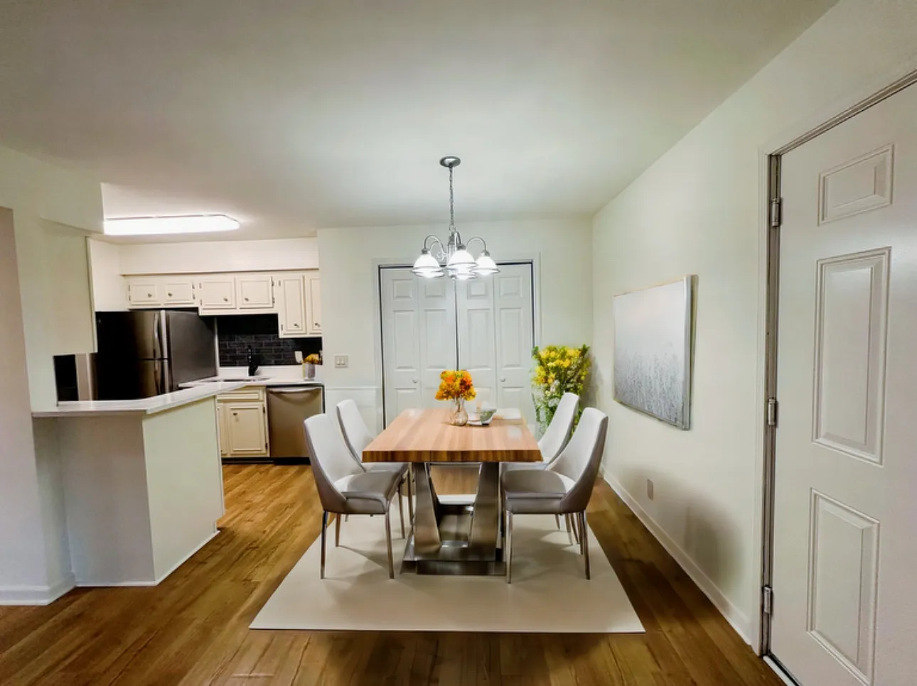 2905 Burch Ave — Photo 3