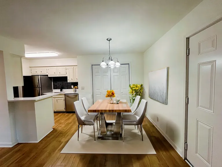 2905 Burch Ave #8 — Photo 3