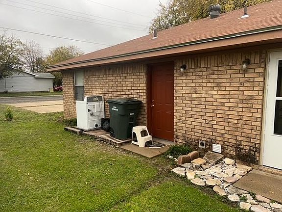 3rd image of 308 S 5th St #A