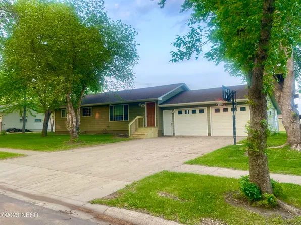 1109 Washington Dr, Milbank, SD 57252